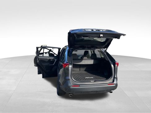 Used 2021 Toyota RAV4 XLE w/ XLE Grade Weather Package image 9