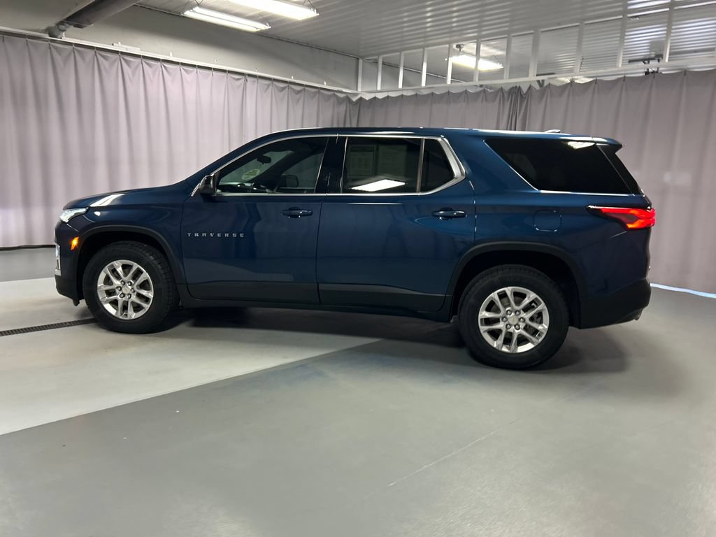 Used 2023 Chevrolet Traverse LS FWD image 4