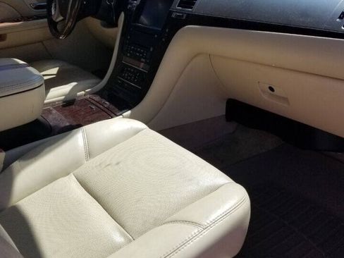 Used 2007 Cadillac Escalade AWD w/ Information Package image 6