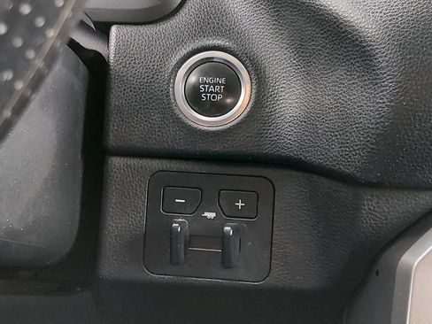 Used 2022 Toyota Tundra SR5 w/ SR5 Convenience Package AWD/4WD image 22