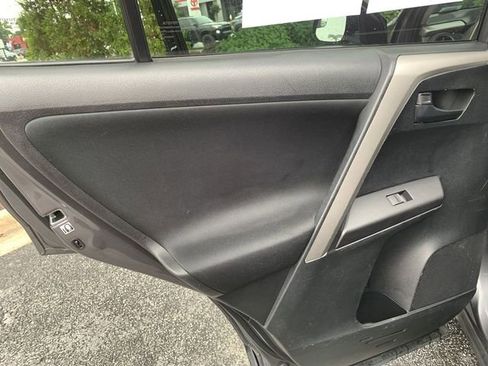 Used 2017 Toyota RAV4 LE w/ Carpet Mat Package AWD/4WD image 15