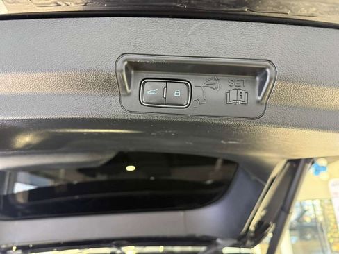 Used 2020 Ford Explorer XLT w/ Comfort Package AWD/4WD image 54