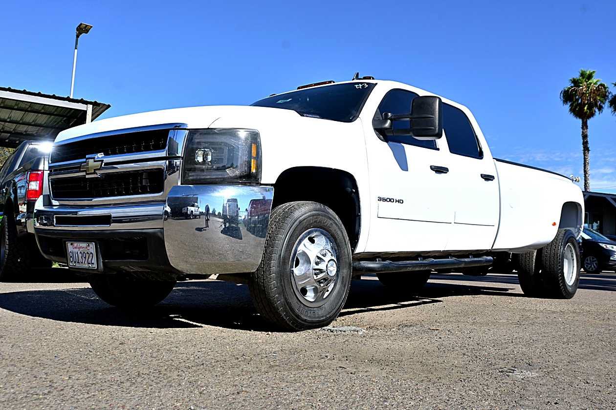 Used 2008 Chevrolet Silverado 3500 LT w/ EZ-Lift Tailgate Package RWD image 1