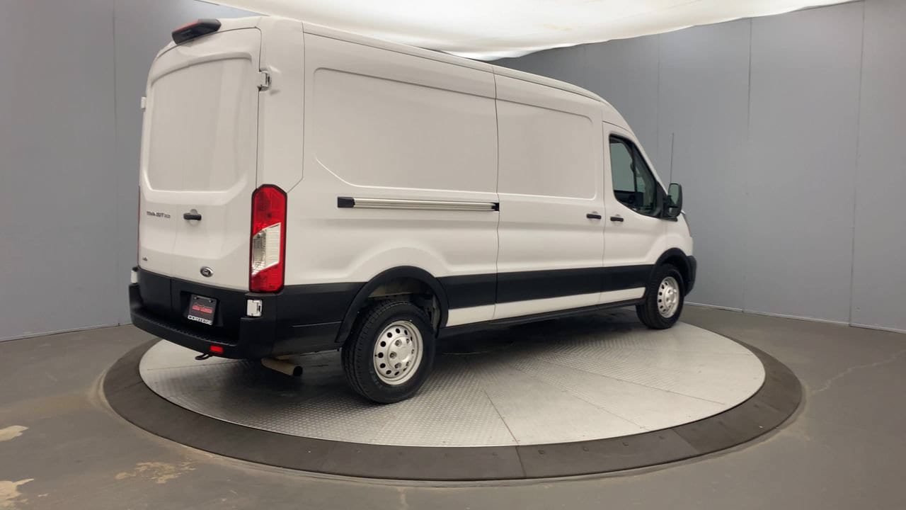 Used 2025 Ford Transit 250 148 Medium Roof Extended AWD image 5