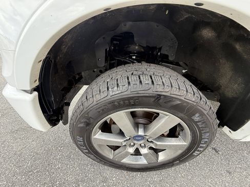 Used 2015 Ford F150 Lariat w/ Equipment Group 502A Luxury image 40