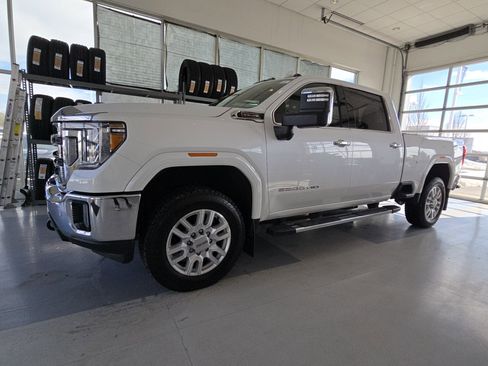 Used 2022 GMC Sierra 2500 SLT w/ SLT Premium Package image 4