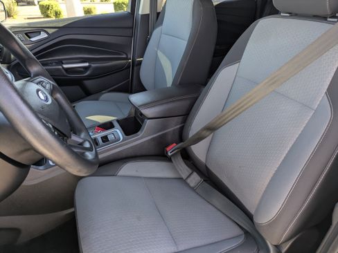 Used 2019 Ford Escape SE image 26