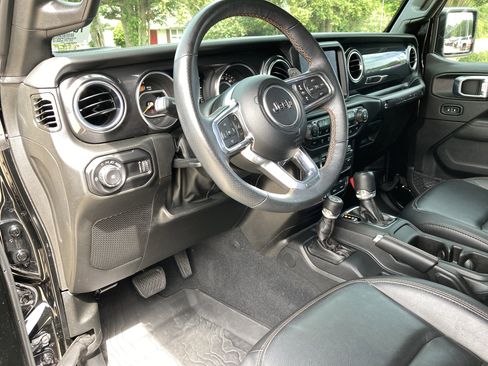 Used 2023 Jeep Wrangler Unlimited Rubicon 392 AWD/4WD image 11