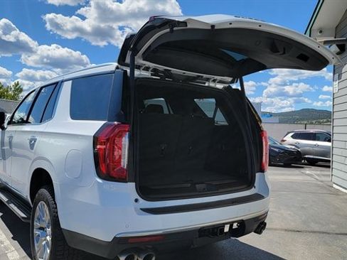 Used 2023 GMC Yukon Denali AWD/4WD image 9
