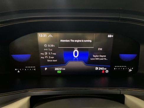 Used 2022 Volkswagen Taos SE w/ Driver Assistance Package AWD/4WD image 17