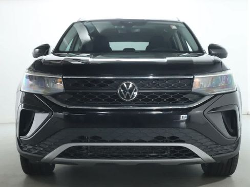 Used 2023 Volkswagen Taos SE FWD image 5