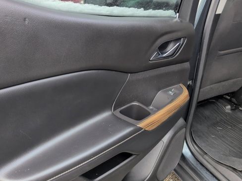 Used 2020 GMC Acadia SLE w/ LPO, Floor Liner Package image 28