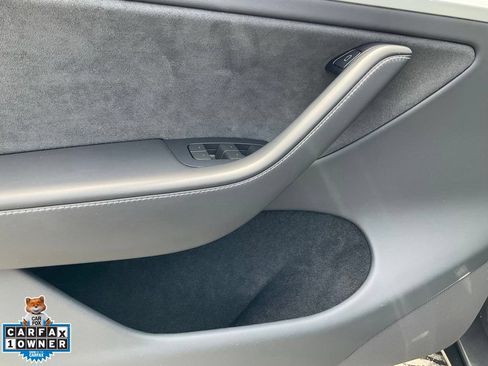 Used 2023 Tesla Model Y Long Range AWD/4WD image 29