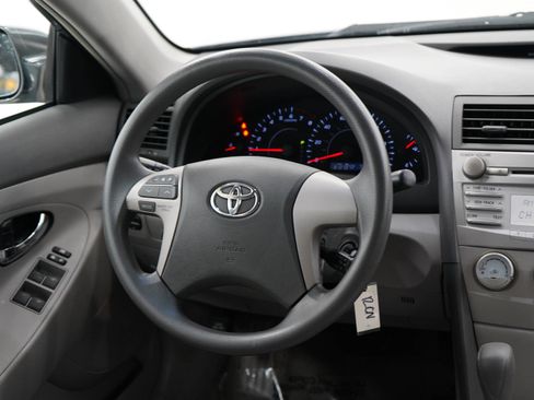 Used 2011 Toyota Camry LE FWD image 14