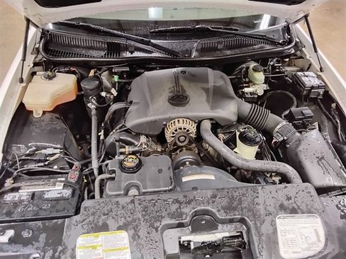 Used 1999 Lincoln Town Car Signature RWD image 9