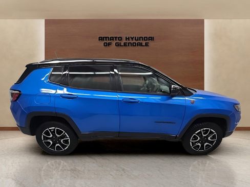 Used 2025 Jeep Compass Trailhawk image 7