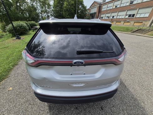 Used 2016 Ford Edge Titanium w/ Technology Package AWD/4WD image 4