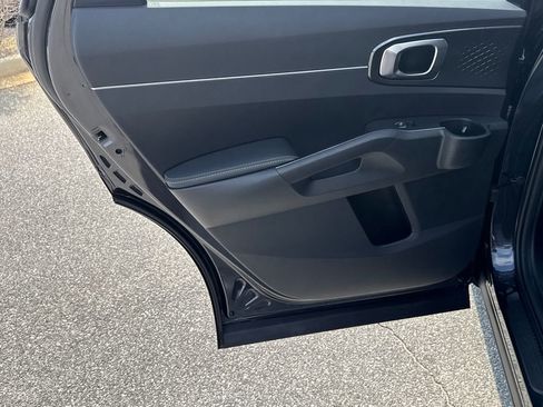 Certified 2025 Kia Sorento S w/ Panoramic Sunroof Package FWD image 21