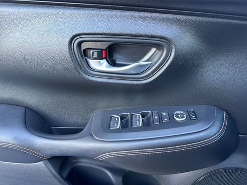 Used 2025 Honda HR-V Sport image 10