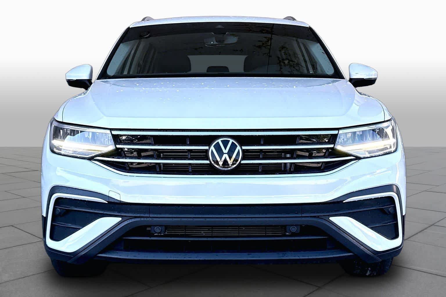 Used 2023 Volkswagen Tiguan SE FWD image 5