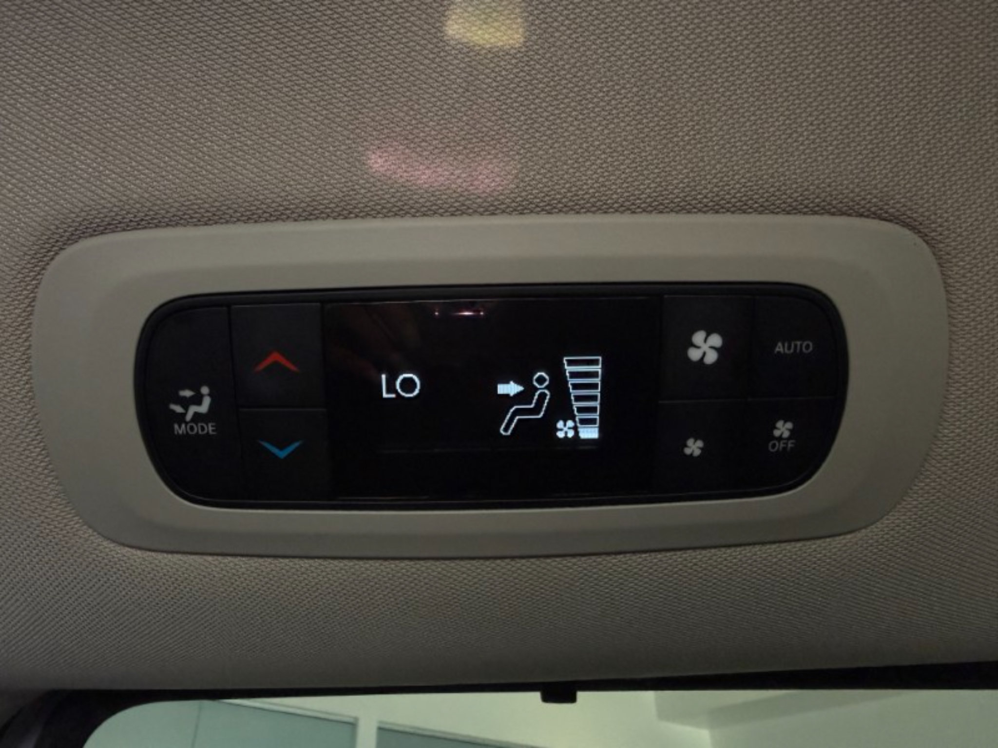Used 2024 Chrysler Pacifica Touring-L FWD image 42