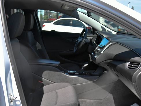 Used 2023 Chevrolet Malibu RS image 40