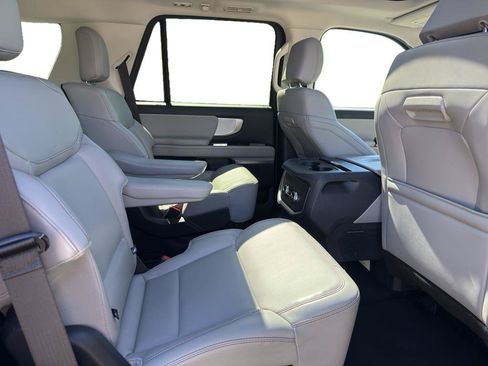 Certified 2025 Ford Expedition Active AWD/4WD image 7