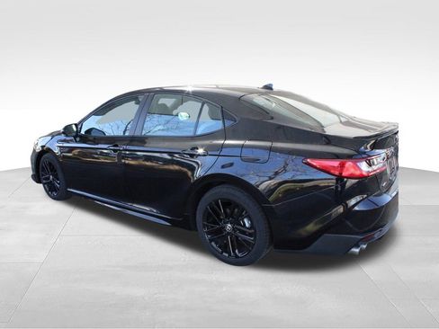 Certified 2025 Toyota Camry SE FWD image 12