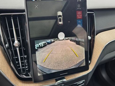 New 2026 Volvo XC60 B5 Core AWD/4WD image 22