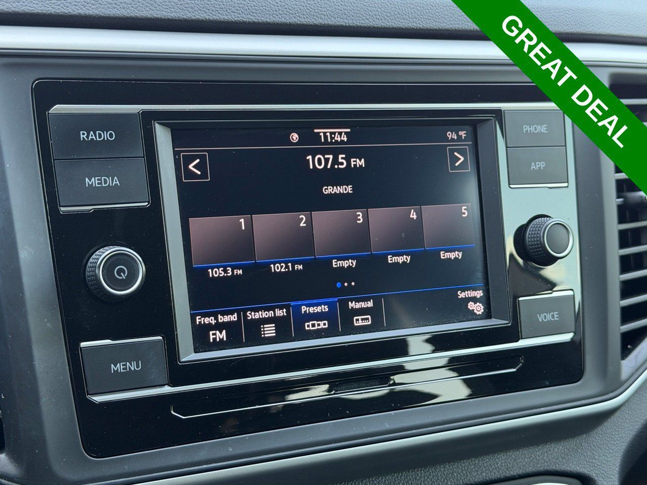 Used 2023 Volkswagen Atlas Cross Sport SE FWD image 26