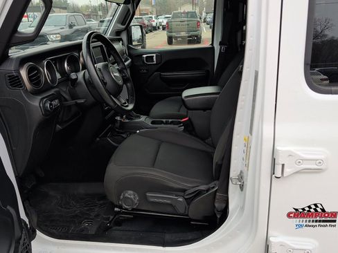 Used 2018 Jeep Wrangler Unlimited Sport S image 13