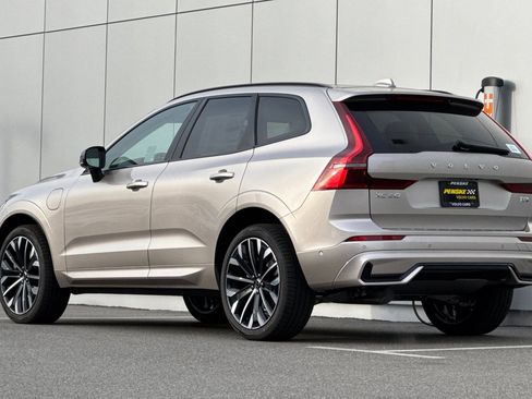 New 2026 Volvo XC60 T8 Ultra w/ Protection Package Premier AWD/4WD image 3