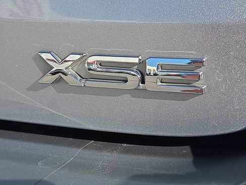 Used 2023 Toyota Highlander XSE image 8