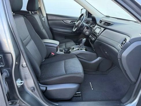 Used 2020 Nissan Rogue SV w/ Premium Package FWD image 19