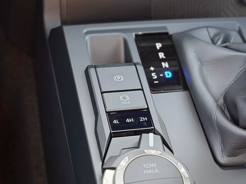 New 2025 Toyota Tacoma SR5 image 18