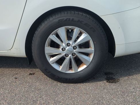 Used 2015 Kia Sedona LX FWD image 13