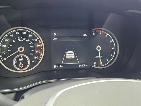 Used 2022 Genesis G70 2.0T RWD image 8