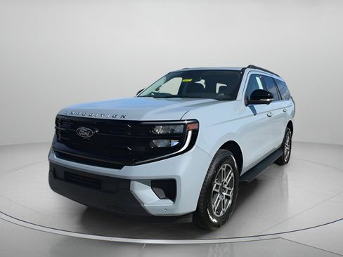 New 2025 Ford Expedition Active image 11
