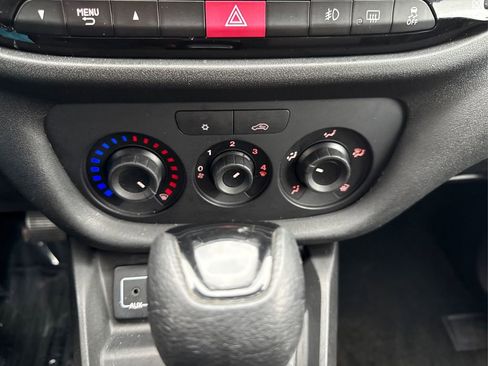 Used 2016 RAM ProMaster City Tradesman SLT w/ Rear Back-up Camera Group image 28