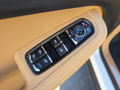 Used 2017 Porsche Macan S image 17