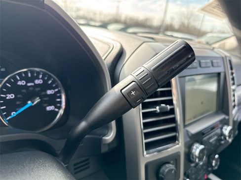 Used 2017 Ford F350 Lariat w/ Tow Technology Bundle image 21