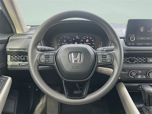 Certified 2025 Honda Accord LX image 22