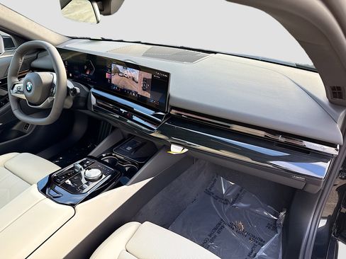 New 2026 BMW 530i w/ Convenience Package image 15