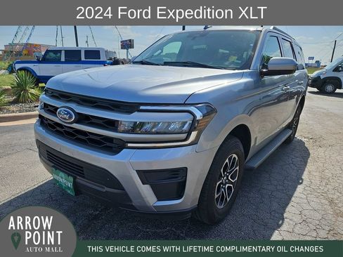 Used 2024 Ford Expedition XLT RWD image 4