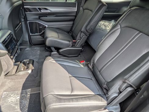 New 2026 Jeep Grand Wagoneer Limited AWD/4WD image 28