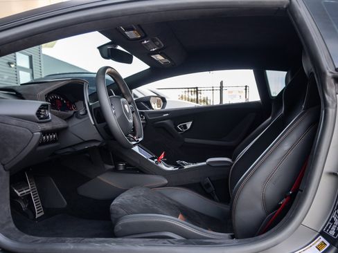 Used 2024 Lamborghini Huracan Sterrato image 29