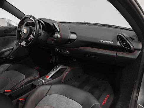 Certified 2018 Ferrari 488 GTB RWD image 25