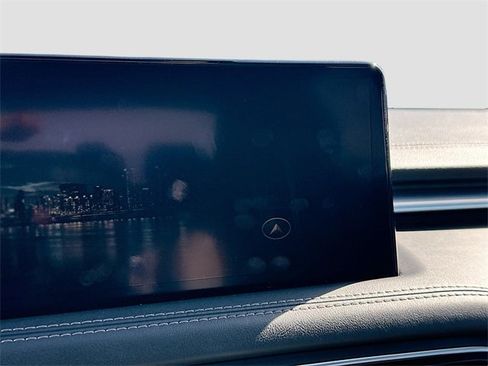 Used 2023 Genesis G70 2.0T image 13