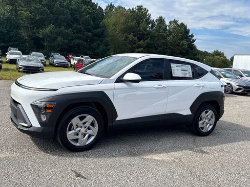 New 2026 Hyundai Kona SE image 2