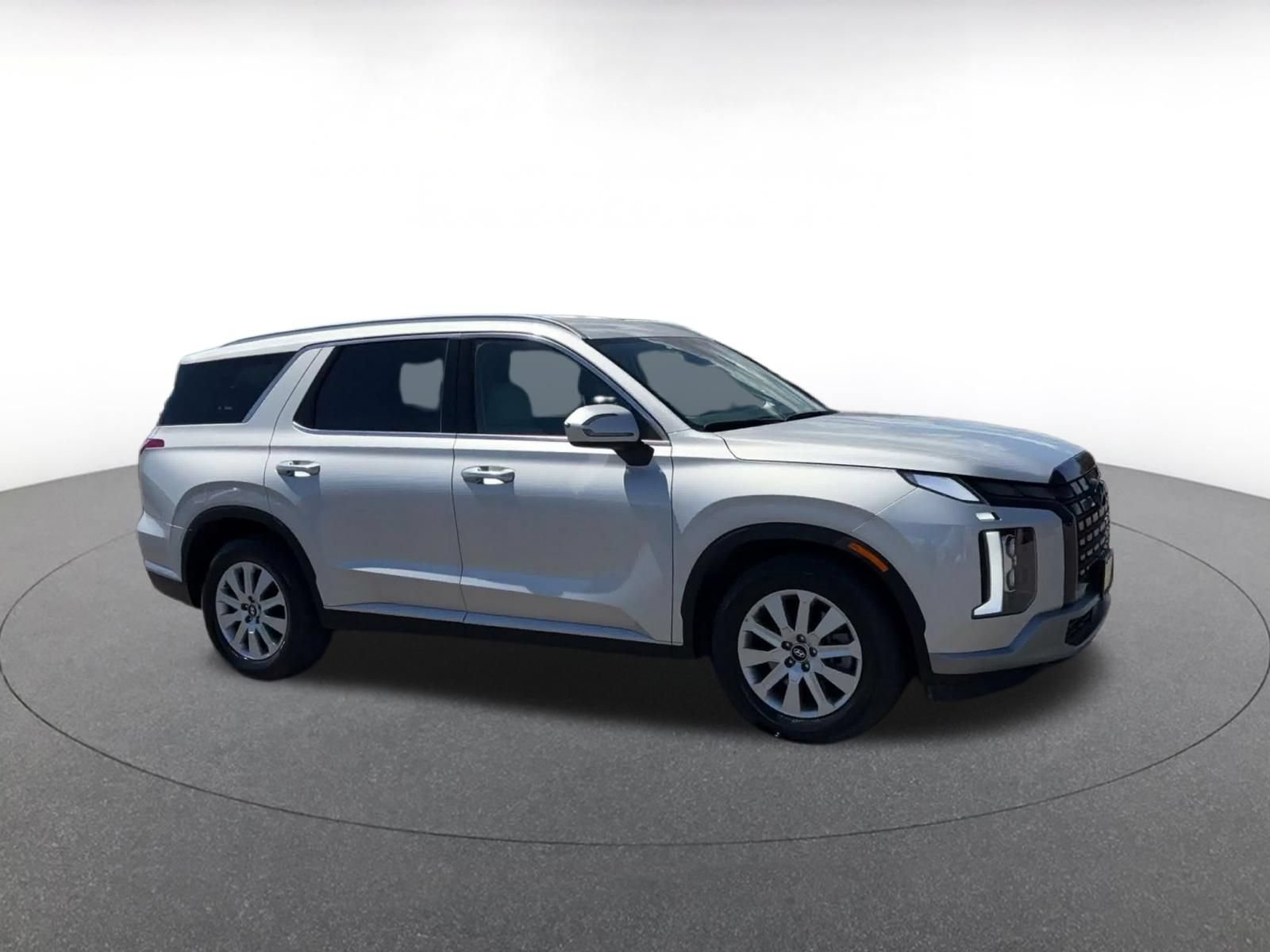 Used 2025 Hyundai Palisade SEL FWD image 2